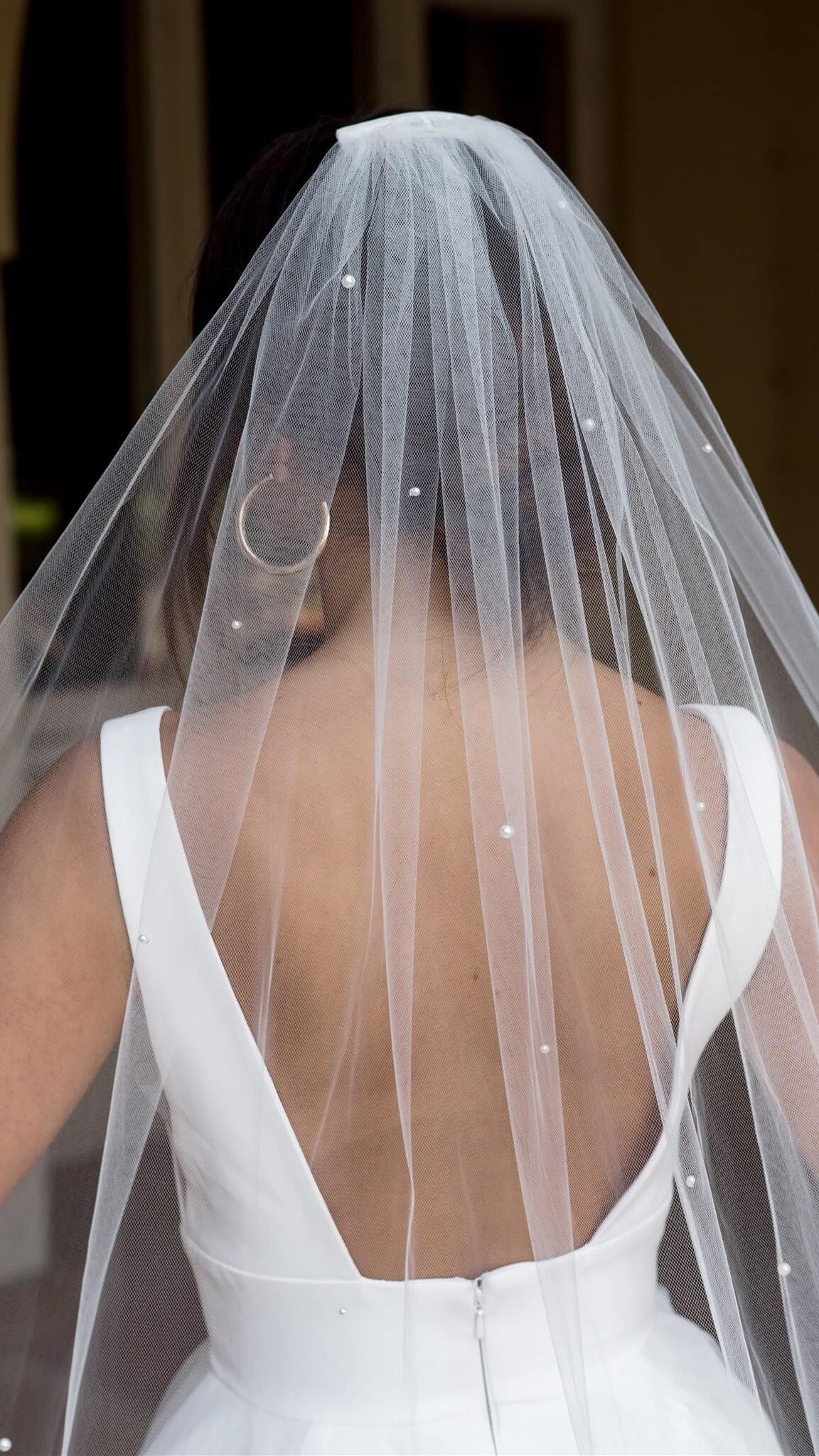 Lola Soft Tulle Scattered Pearls Veil