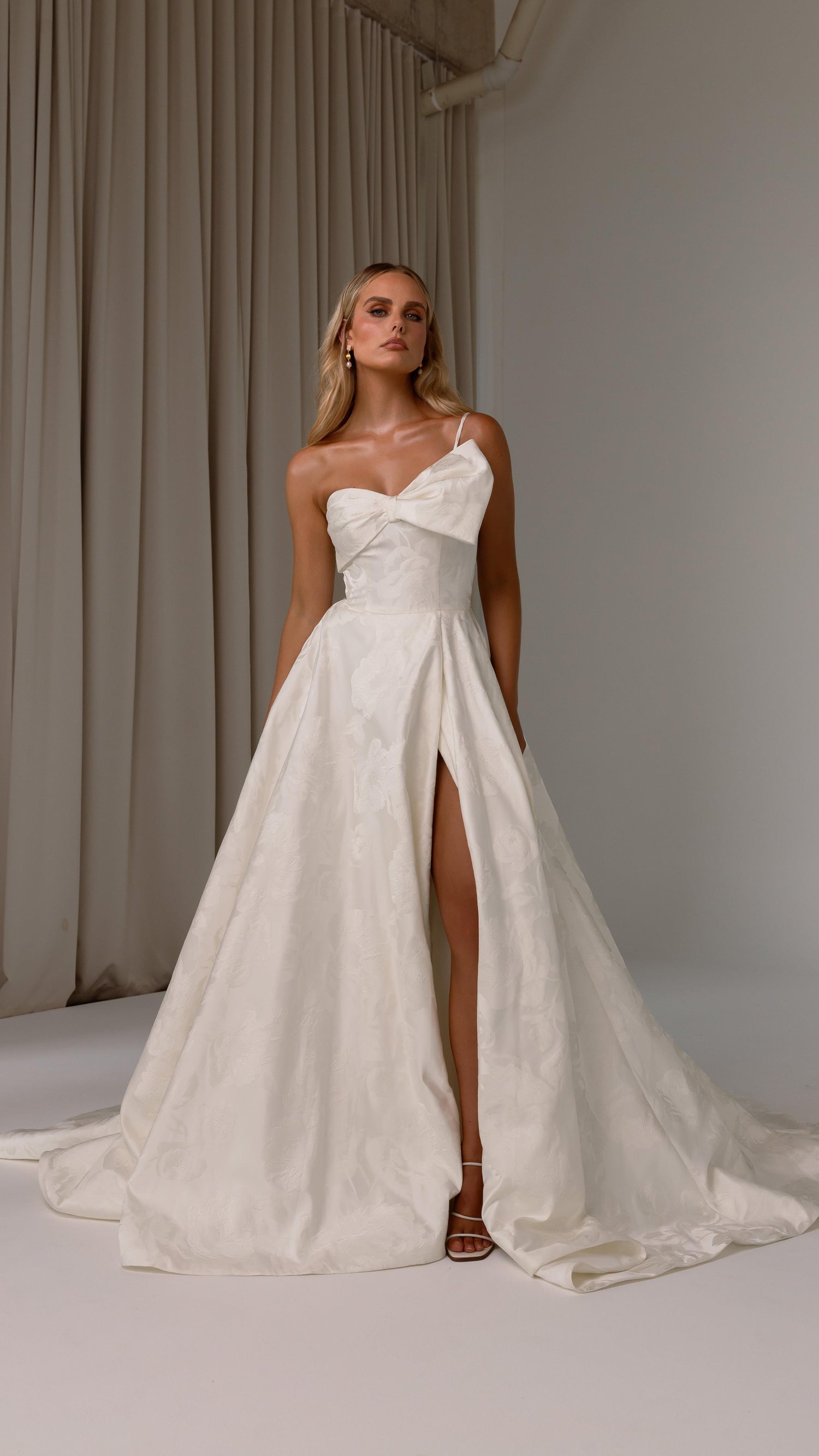 Leg Split Wedding Dresses
