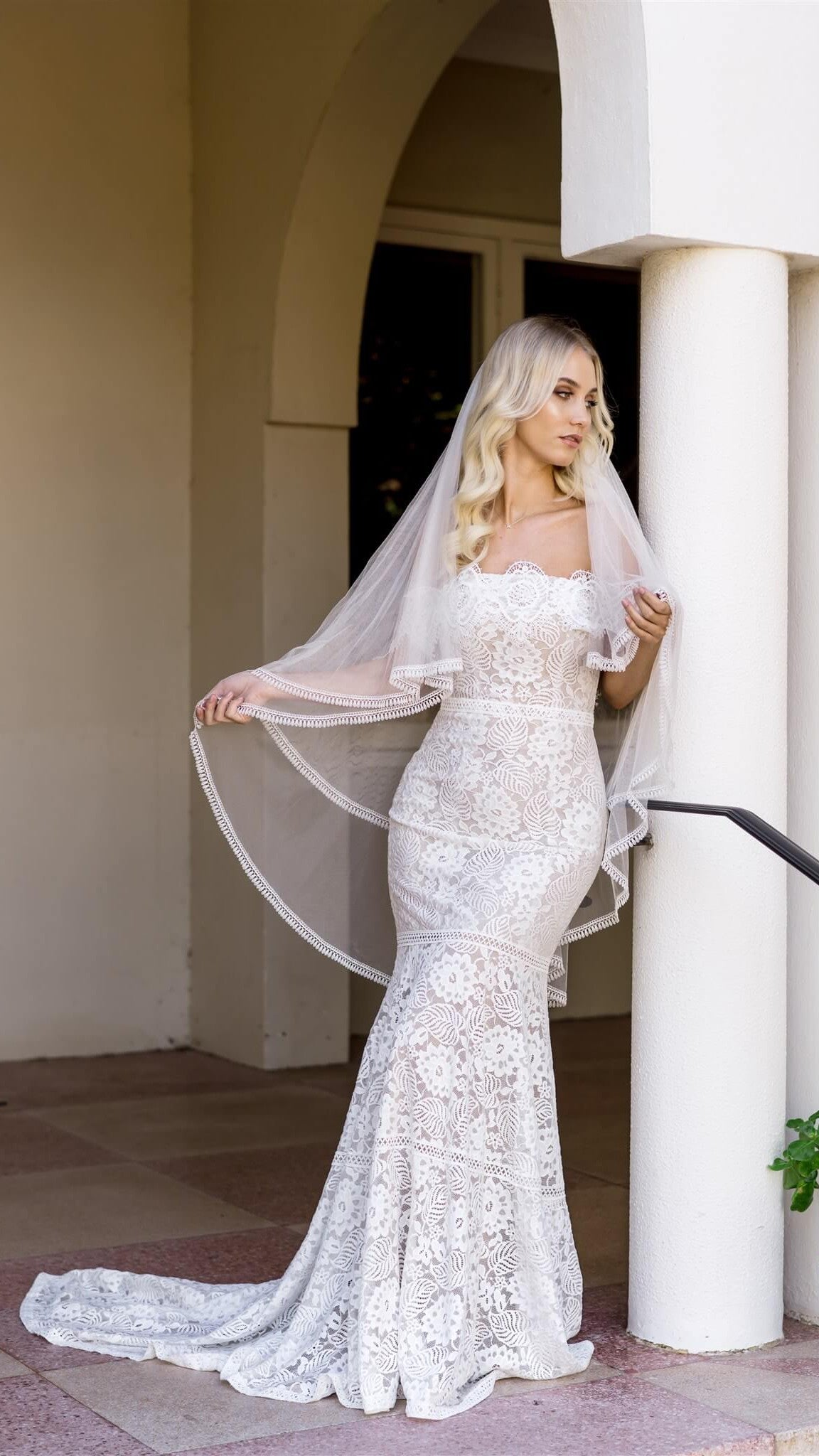 Billie Silk Tulle Boho Lace Edge Veil