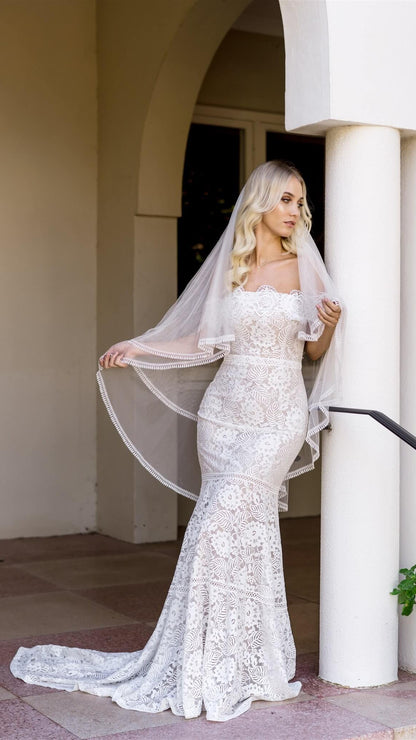 Billie Silk Tulle Boho Lace Edge Veil