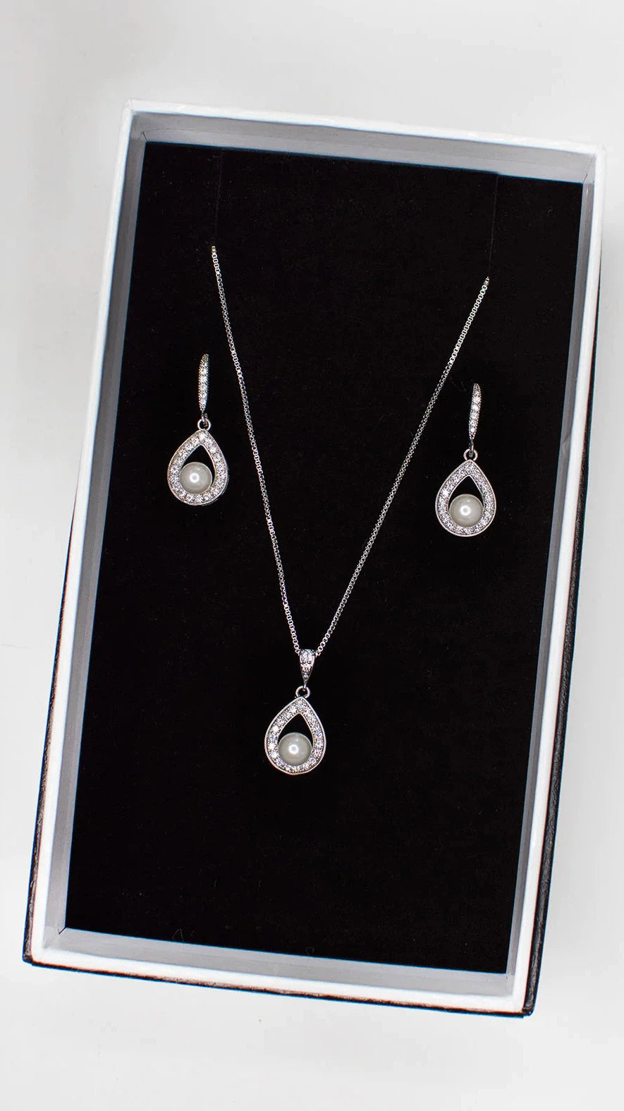 Lucy Necklace and Earrings Set