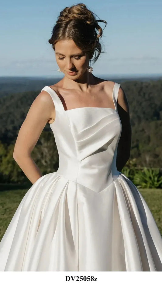 Int Couture DV25058z