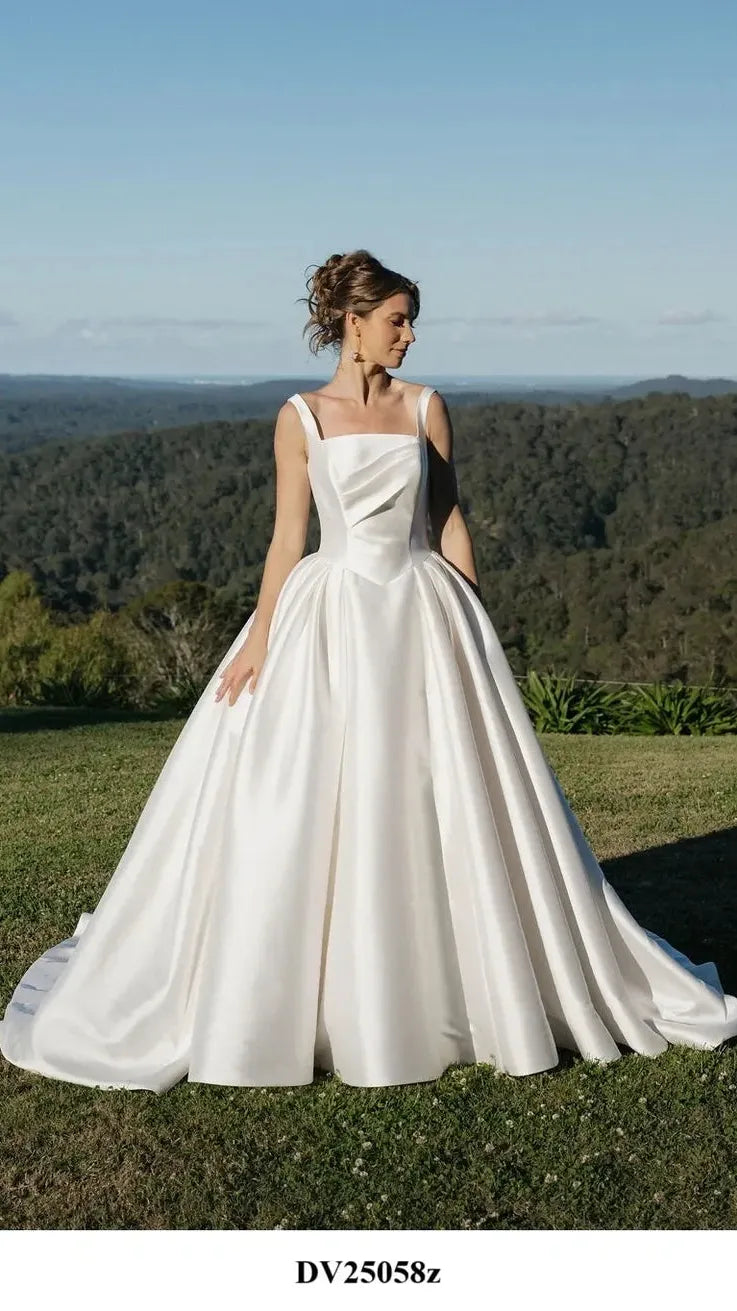 Int Couture DV25058z